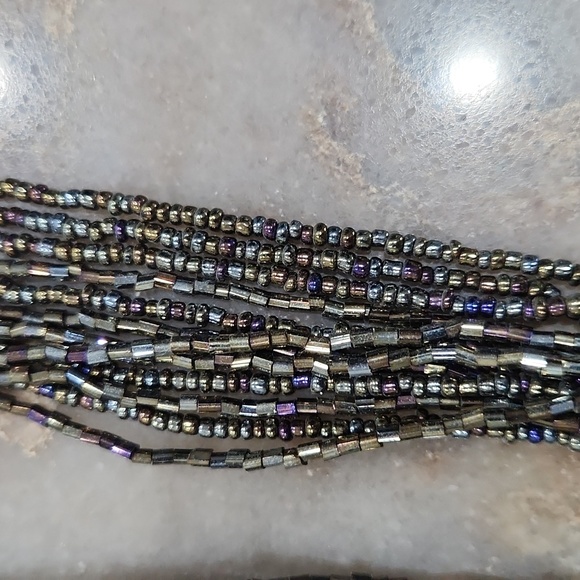 Costume Jewelry Necklace - Picture 2 of 2